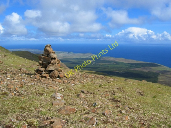 Photo 6"x4" New cairn above Coire Scamadal Coire Scamadal c2007
