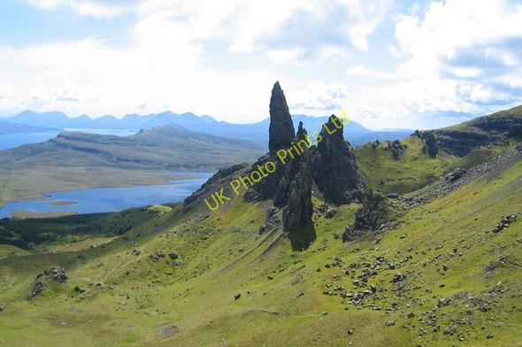 Photo 6"x4" Storr Pinnacles Loch Scamadal c2007
