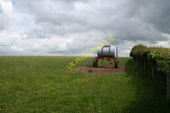 Photo 6"x4" Meadow and Water Bowser Gilfach\/SO3434 c2007