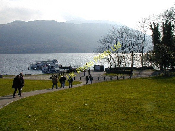 Photo 6"x4" Tarbet pier Tarbet\/NN3104 c2005