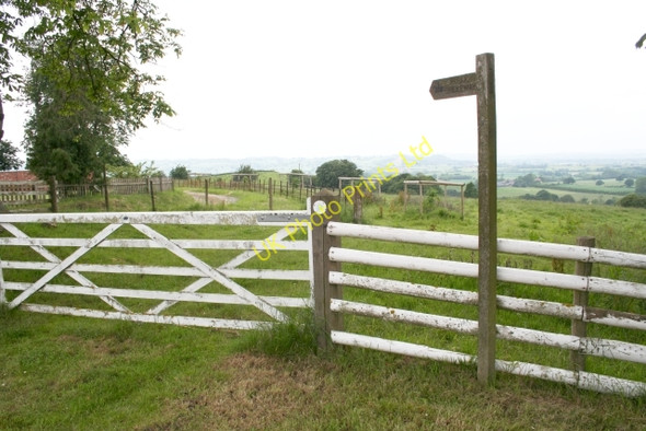 Photo 6"x4" Start of the Bridleway by Hill Top Farm Highwood\/SO6566 c2007