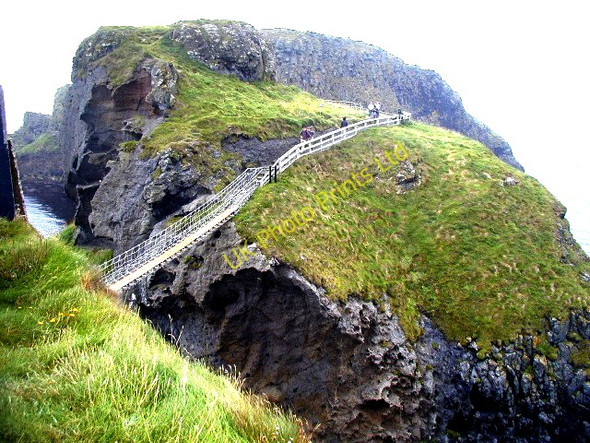 Photo 6"x4" Carrick-a-Rede Rope Bridge Ballintoy c2003