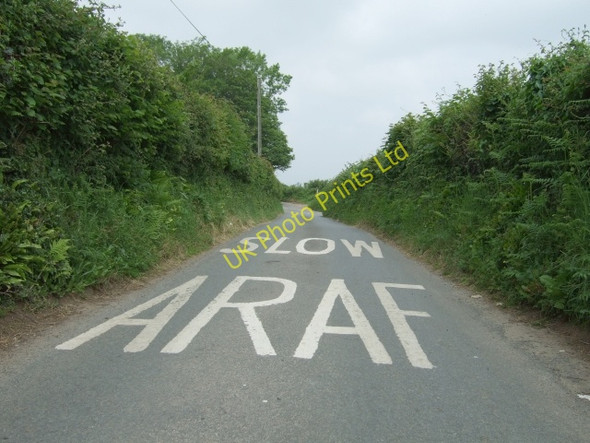 Photo 6"x4" Approaching Crossroads at Tre-Dodridge \/ Bonvilston Clawdd-c\u00f4ch c2007