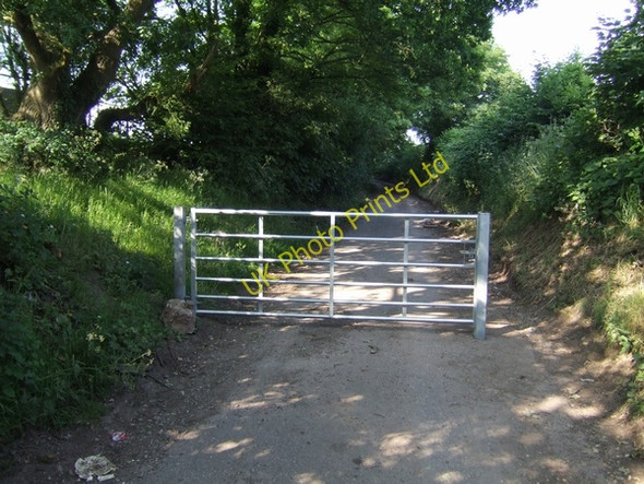 Photo 6"x4" Gated Road Wednesfield c2007