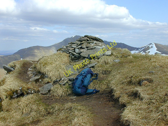 Photo 6"x4" Summit cairn of Ciste Dhubh Ciste Dhubh\/NH0616 c2002