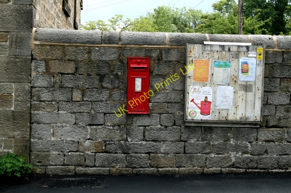 Photo 6"x4" Victorian Postbox at Farnley. Otley\/SE2045 c2007