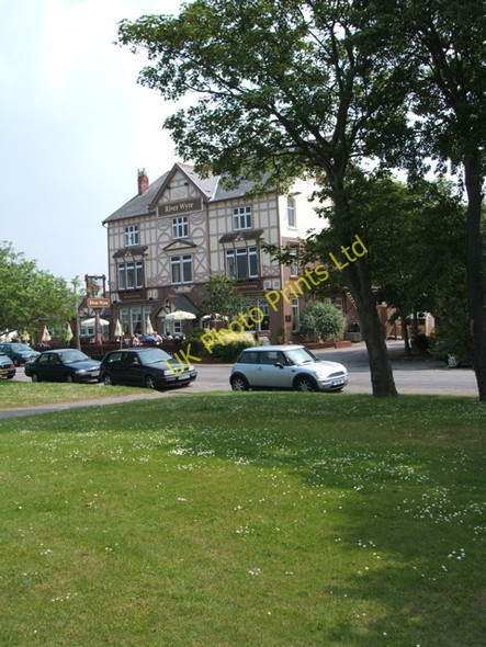 Photo 6"x4" River Wyre pub Poulton-Le-Fylde c2007