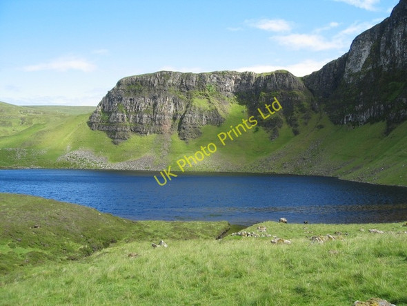 Photo 6"x4" Loch Sneosdal Heribusta c2007