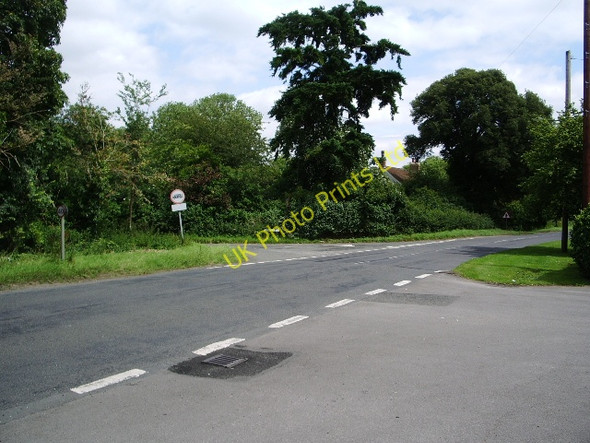 Photo 6"x4" Road junction Gozzard's Ford c2007