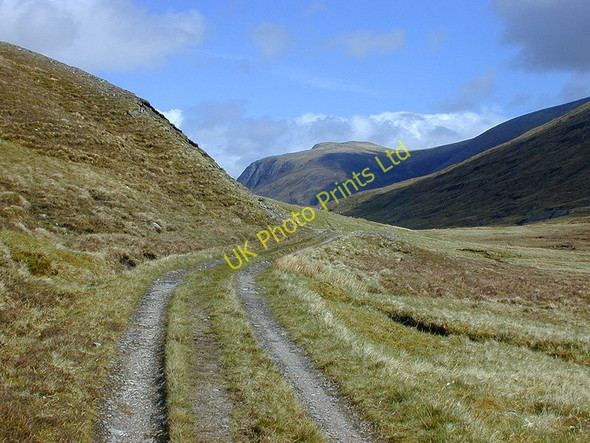 Photo 6"x4" Track approaching the Pollan Buidhe watershed Lochan Gaineamhach\/NH0945 c2005