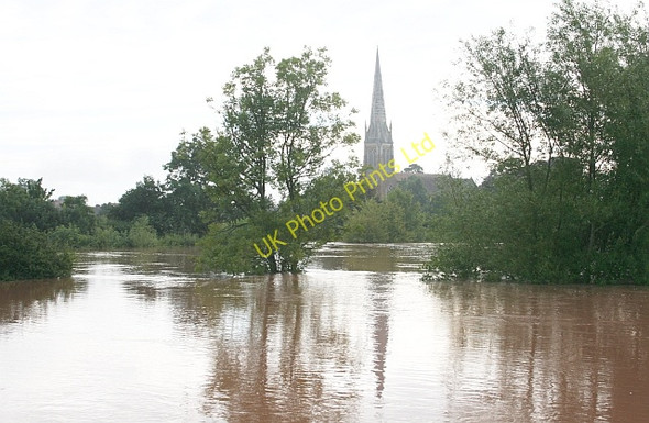 Photo 6"x4" July 2007 Flood - Upton Church of St Peter and St Paul's Upton upon Severn c2007