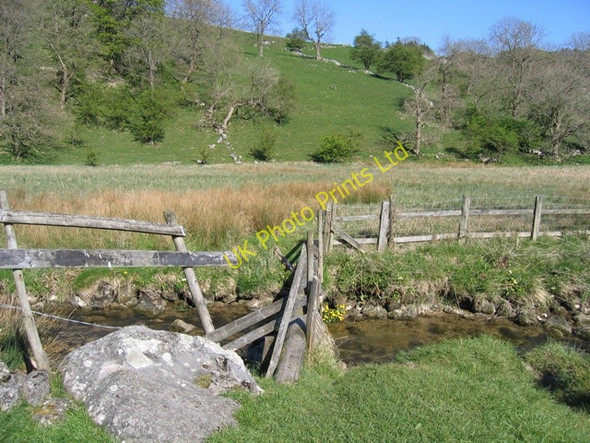 Photo 6"x4" Footbridge across Gordale Beck Malham\/SD9062 c2007