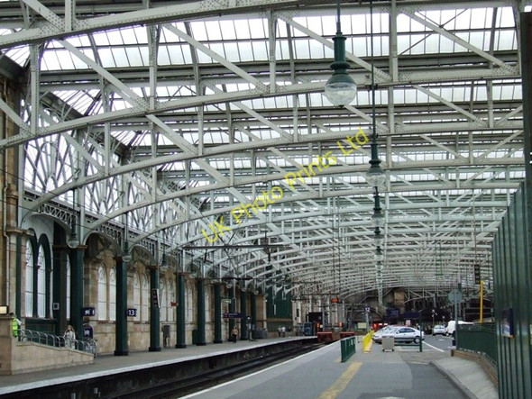 Photo 6"x4" Glasgow Central railway station Platforms 12 & 13 (now 14 & 15) Glasgow c2007