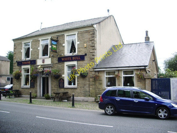 Photo 6"x4" White Bull, New Lane, Oswaldtwistle Oswaldtwistle c2007