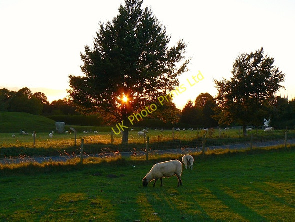 Photo 6"x4" A4361 Avebury, Wiltshire Avebury\/SU1069 c2007