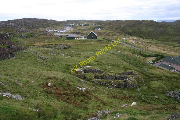Photo 6"x4" Ruins of a Blackhouse Borghastan c2007