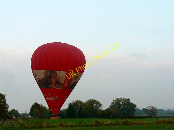 Photo 6"x4" Hot air balloon, Hook, Wiltshire (3) Wootton Bassett c2007