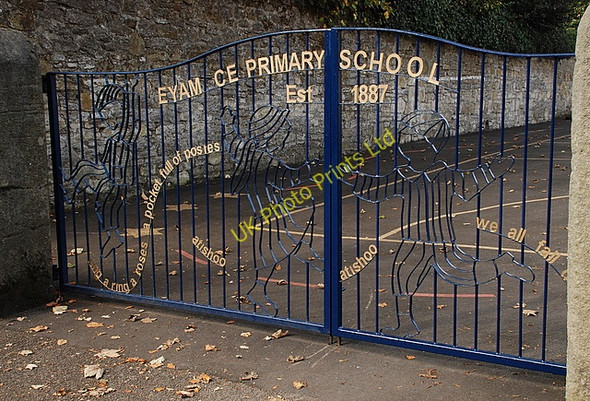 Photo 6"x4" Gates to Eyam C of E Primary School Eyam c2007