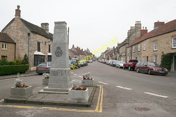 Photo 6"x4" Marshfield High street and War Memorial East End\/ST7873 c2007