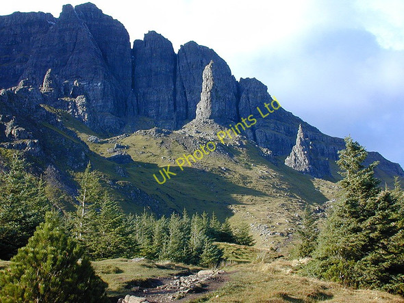 Photo 6"x4" The Old Man of Storr Old Man of Storr c2003
