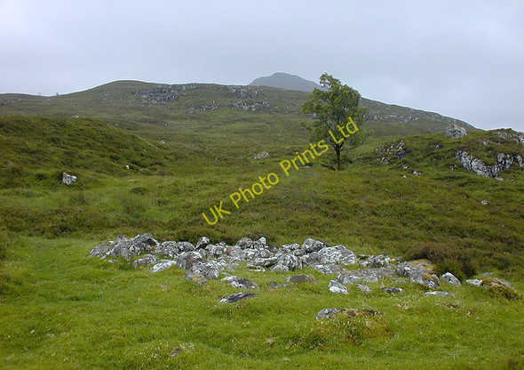 Photo 6"x4" Shieling near the Allt Caorach Beag Fersit c2003
