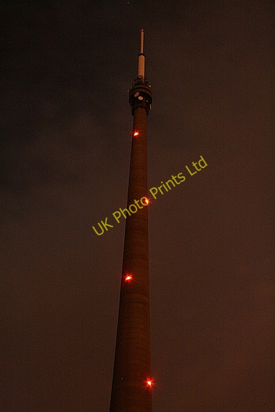 Photo 6"x4" Emley Moor Mast at Night (3) Moor Head\/SE2212 c2007