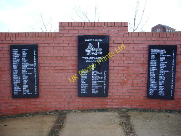 Photo 6"x4" Moorfield Colliery Memorial Clayton-Le-Moors c2008 P1