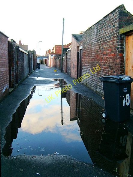 Photo 6"x4" Puddle in a back alley Carlisle c2008