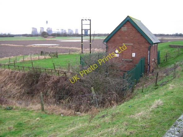 Photo 6"x4" Pump and power Rawcliffe\/SE6822 c2008