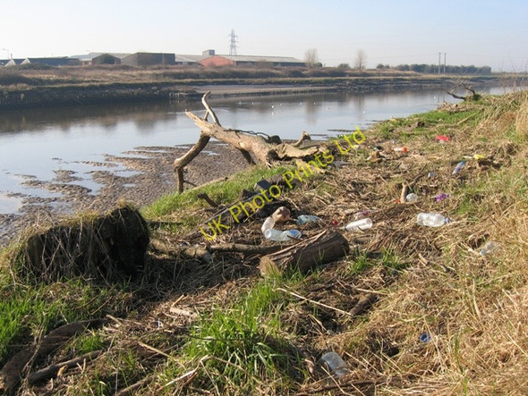Photo 6"x4" Flotsam on the bank of the River Dee\/Afon Dyfrdwy Saltney c2008