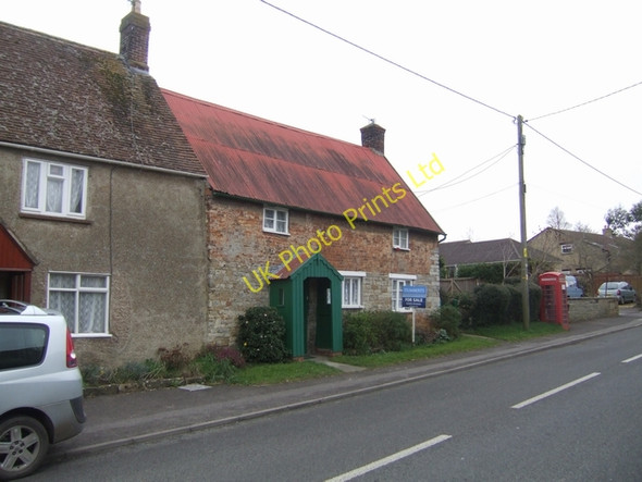 Photo 6"x4" Tin roofed house for sale Mudford c2008