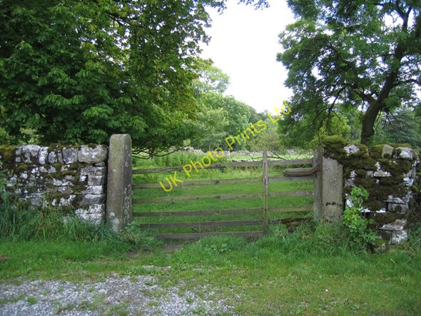 Photo 6"x4" Gateway and boundary stone Kirkby Malham c2007
