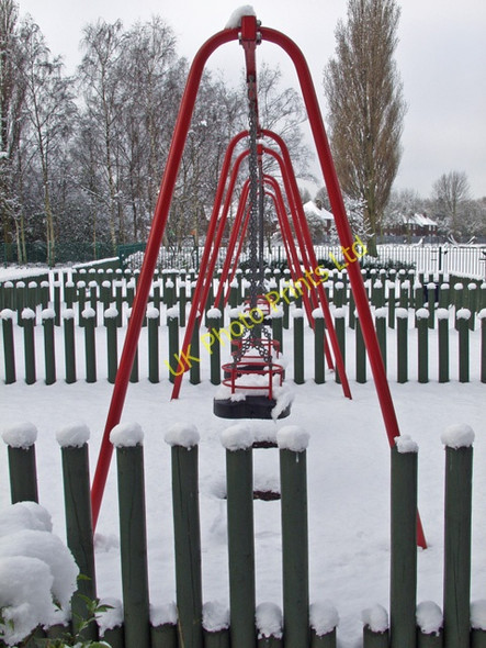 Photo 6"x4" Snow stops play Hessle\/TA0326 c2008