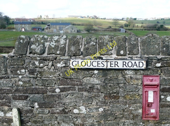 Photo 6"x4" Beyond the interesting wall Lower Berry Hill c2008