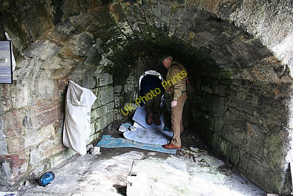 Photo 6"x4" Entering a Lime Kiln Charlestown\/NT0683 c2008