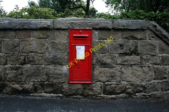 Photo 6"x4" Victorian Postbox in Ilkley. Ilkley c2007
