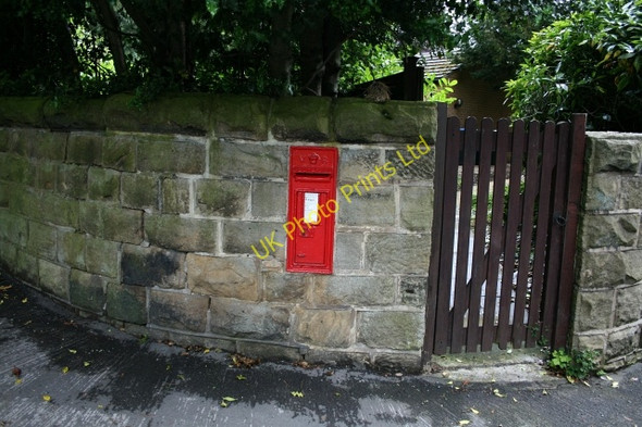 Photo 6"x4" Victorian Postbox in Ilkley. Ilkley c2007 P1