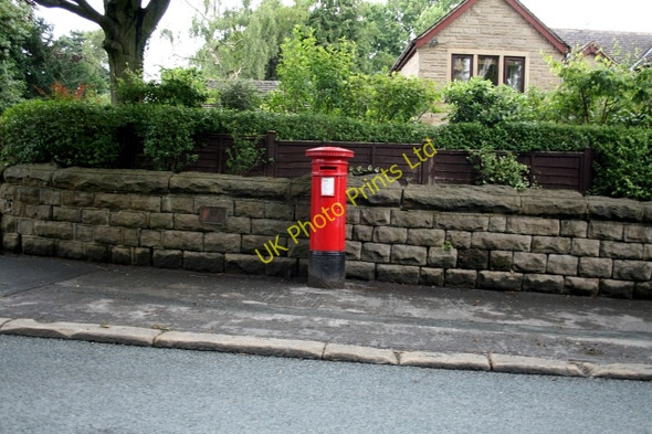 Photo 6"x4" Victorian Postbox in Ilkley. Ilkley c2007 P2