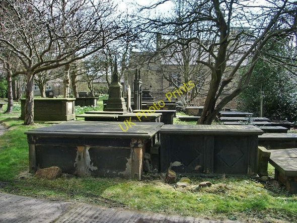Photo 6"x4" The Parish Church of St Peter, Burnley, Graveyard Burnley c2008