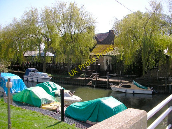 Photo 6"x4" The Great Stour and rear of the Grove Ferry Inn Wall End\/TR2363 c2008