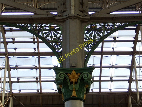 Photo 6"x4" Victorian ironwork, at Piccadilly station Manchester c2008