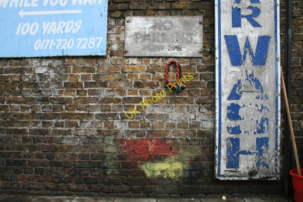 Photo 6"x4" Wall with Lock, Signs and Paint Battersea c2008