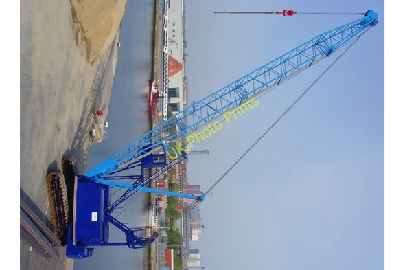Photo 6"x4" Crane at Albert Dock, Hull Kingston upon Hull c2008