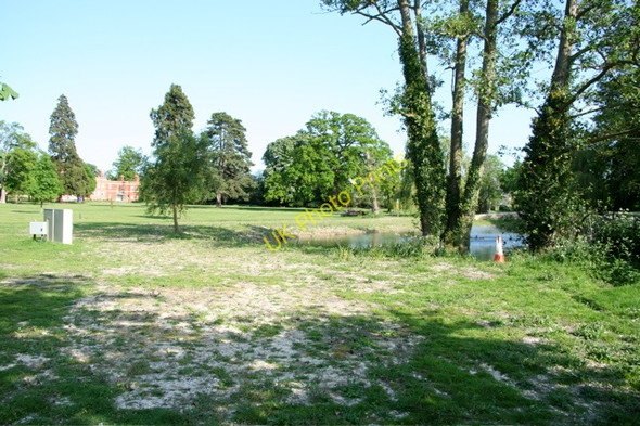 Photo 6"x4" Hinxton Hall, grounds and lake Hinxton c2008