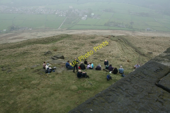 Photo 6"x4" Taking a Break by Stoodley Pike Monument Eastwood\/SD9625 c2008