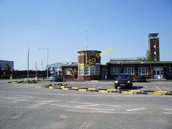 Photo 6"x4" Gatehouse to the former Leyland Daf Works Leyland c2008