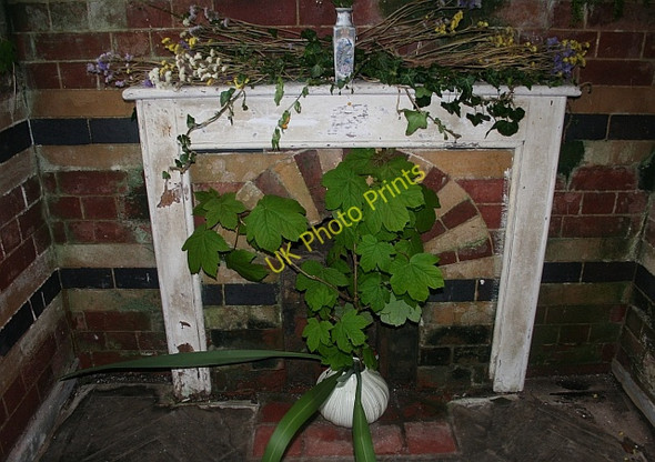 Photo 6"x4" Well Dressing 2008: The Holy Well Malvern Wells c2008