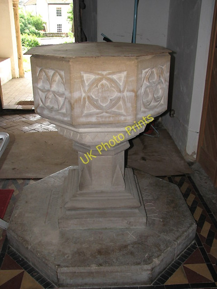 Photo 6"x4" St Andrew's church - baptismal font Attlebridge c2007