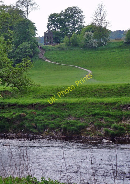 Photo 6"x4" The Cavendish Memorial Bolton Abbey c2008