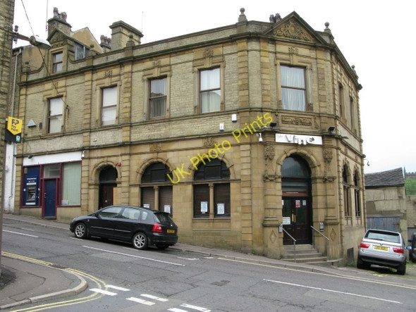 Photo 6"x4" The Vine - Tower Hill Sowerby Bridge c2008